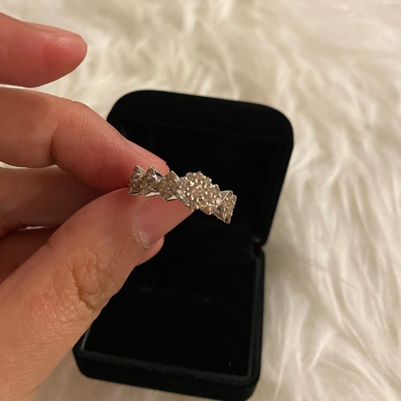 Tiara ring sold - Picture 5 of 14